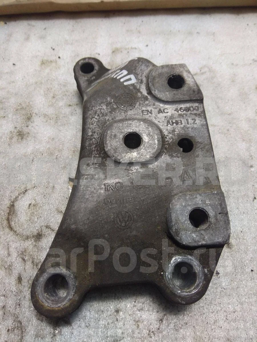 Кронштейн КПП Фольксваген Гольф Mk5