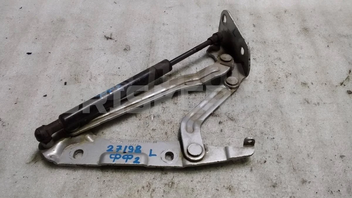 Петля багажника левая Форд Фокус 2  CB4