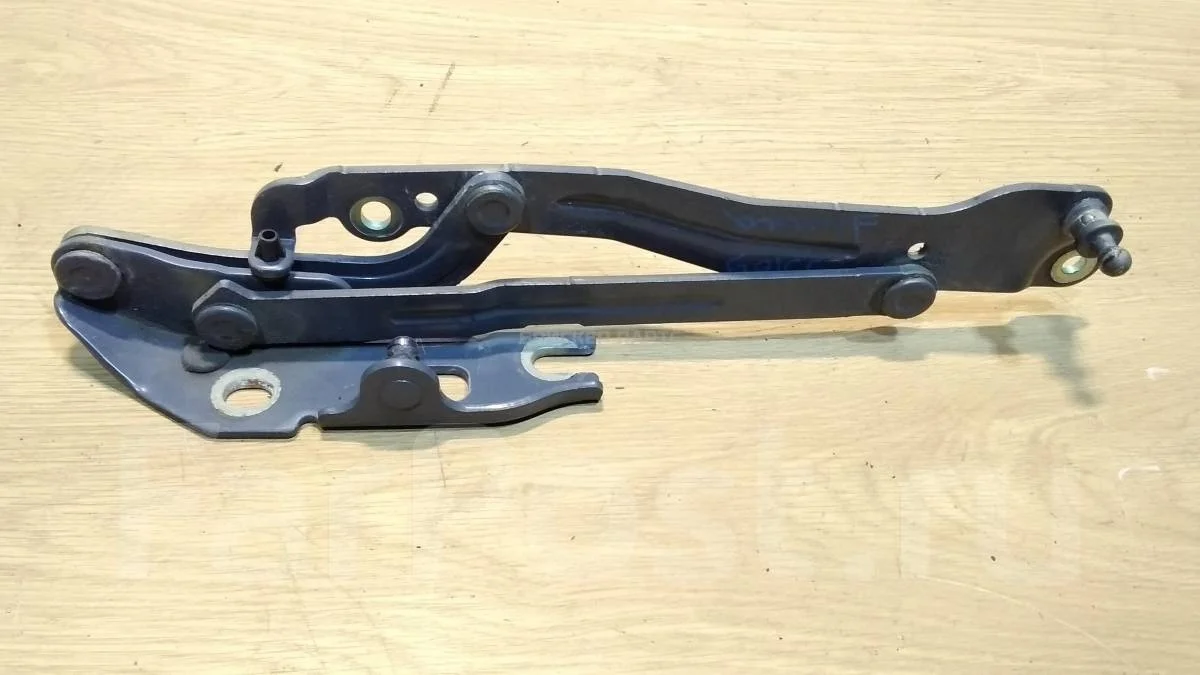 Петля багажника левая Шевроле Эпика 2  (V250)