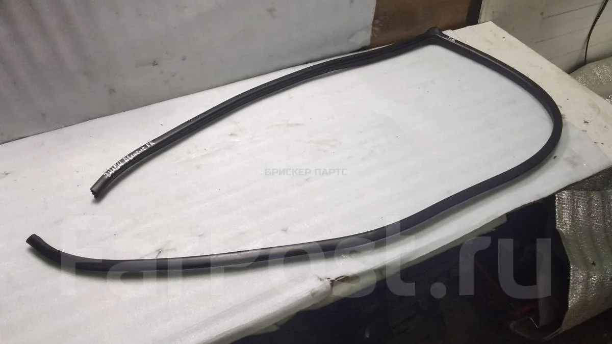 Уплотнитель двери Тойота Авенсис 2 (T250)