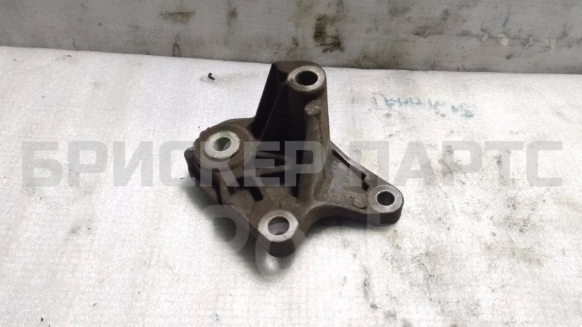 Кронштейн КПП Форд Фокус 2  рестайлинг