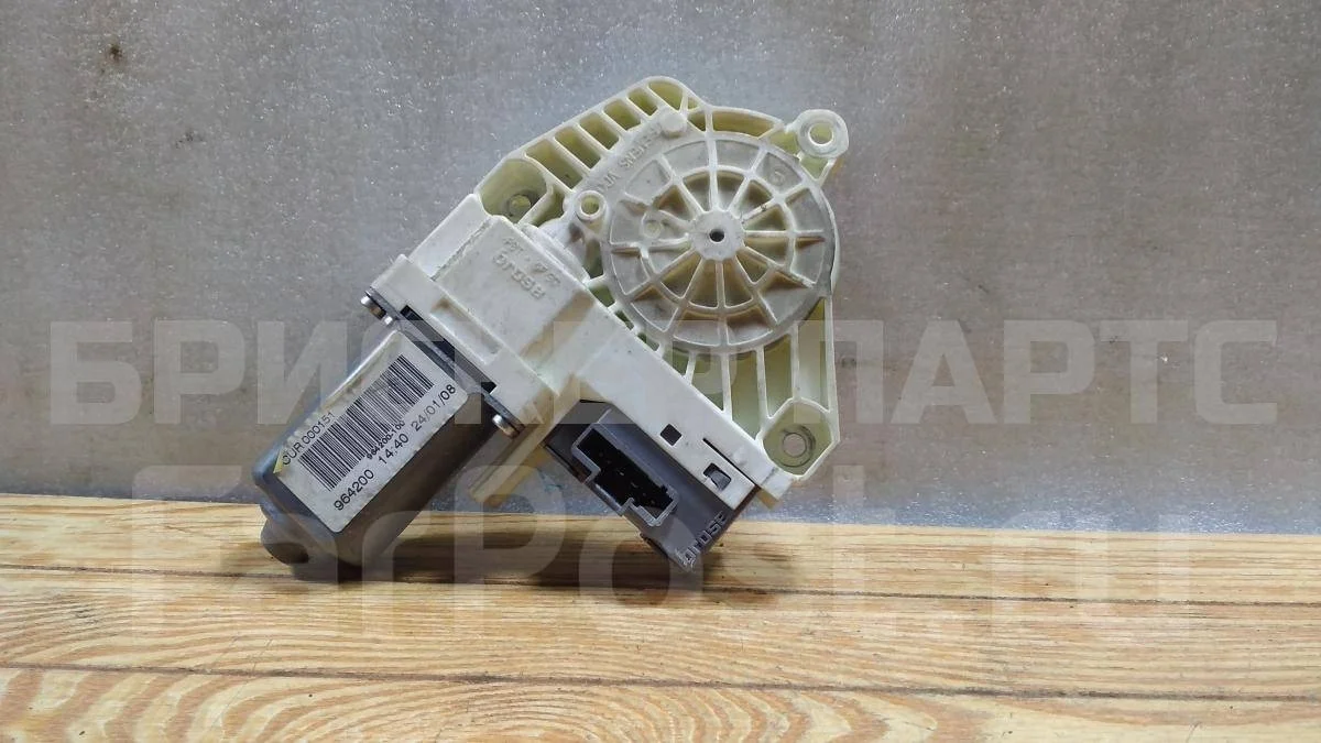 Моторчик стеклопод. Ленд Ровер Дискавери 3