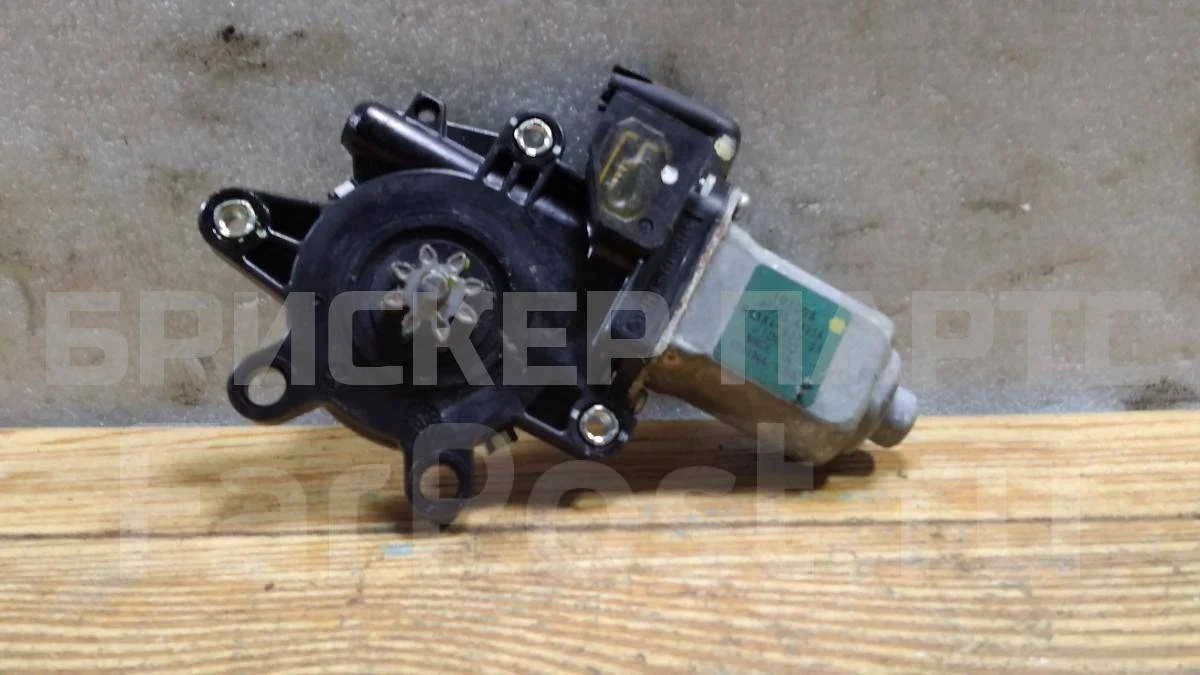 Моторчик стеклопод. Ниссан Тиида 1  C11