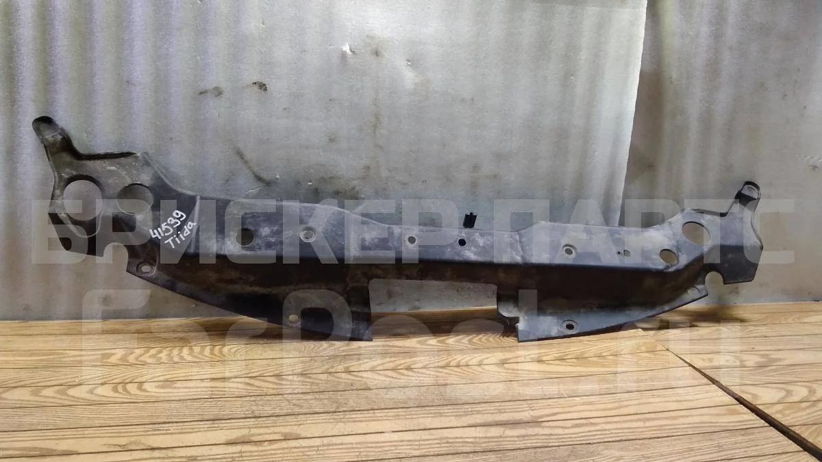 Накладка замка капота Ниссан Тиида 1  C11