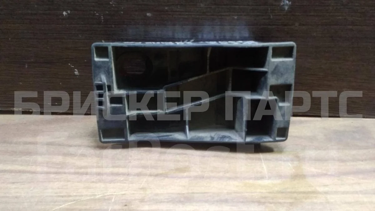 Кронштейн бампера Mercedes (Мерседес) Ц-класс W202