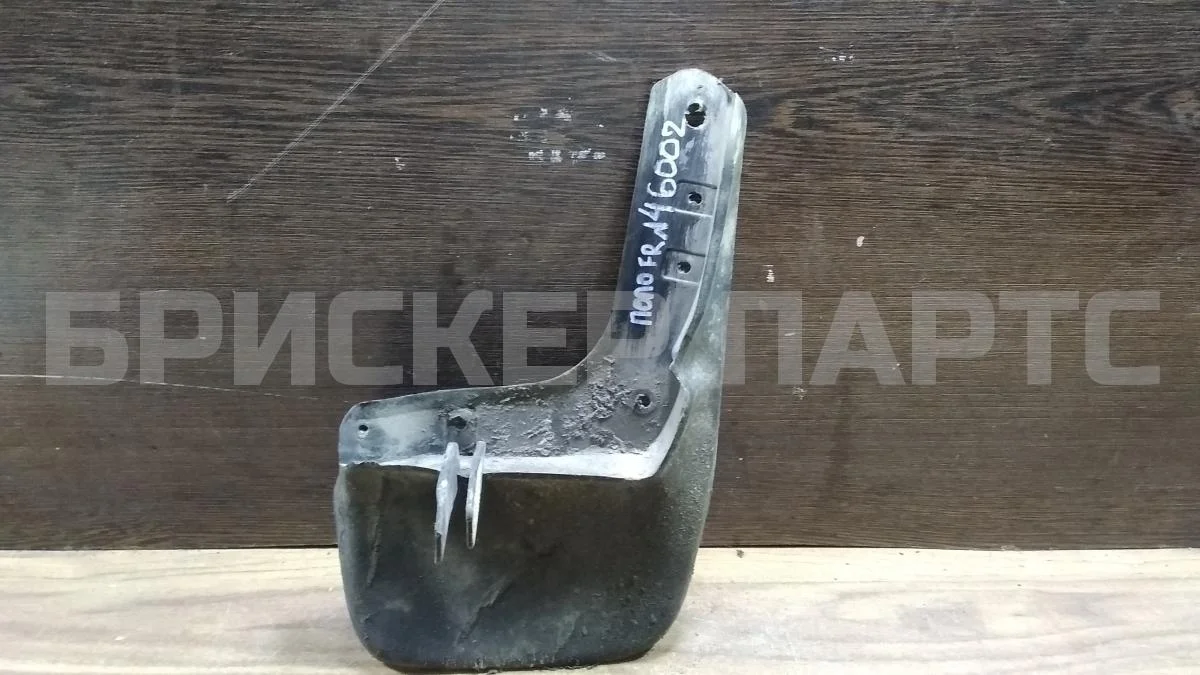 Брызговик передний Фольксваген Поло 5  Mk5 6R1