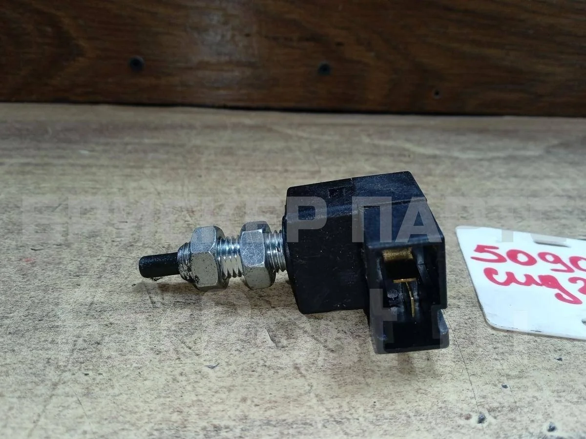 Датчик сцепления Киа Сид 2  JD