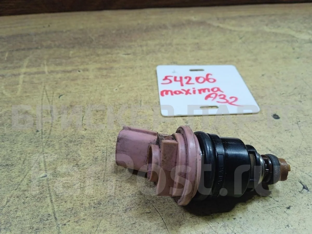 Форсунка топливная бензиновая Ниссан Максима 4  A32
