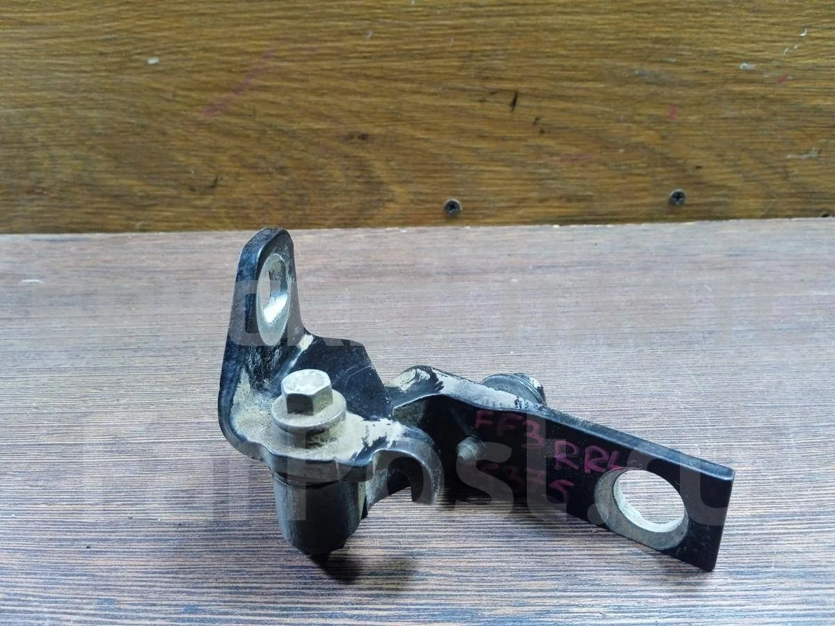 Петля двери зад правой Форд Фокус 3  CB8