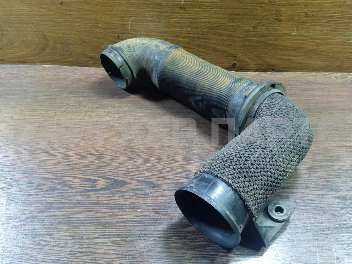 Патрубок фильтра Киа Соренто 1 серия BL