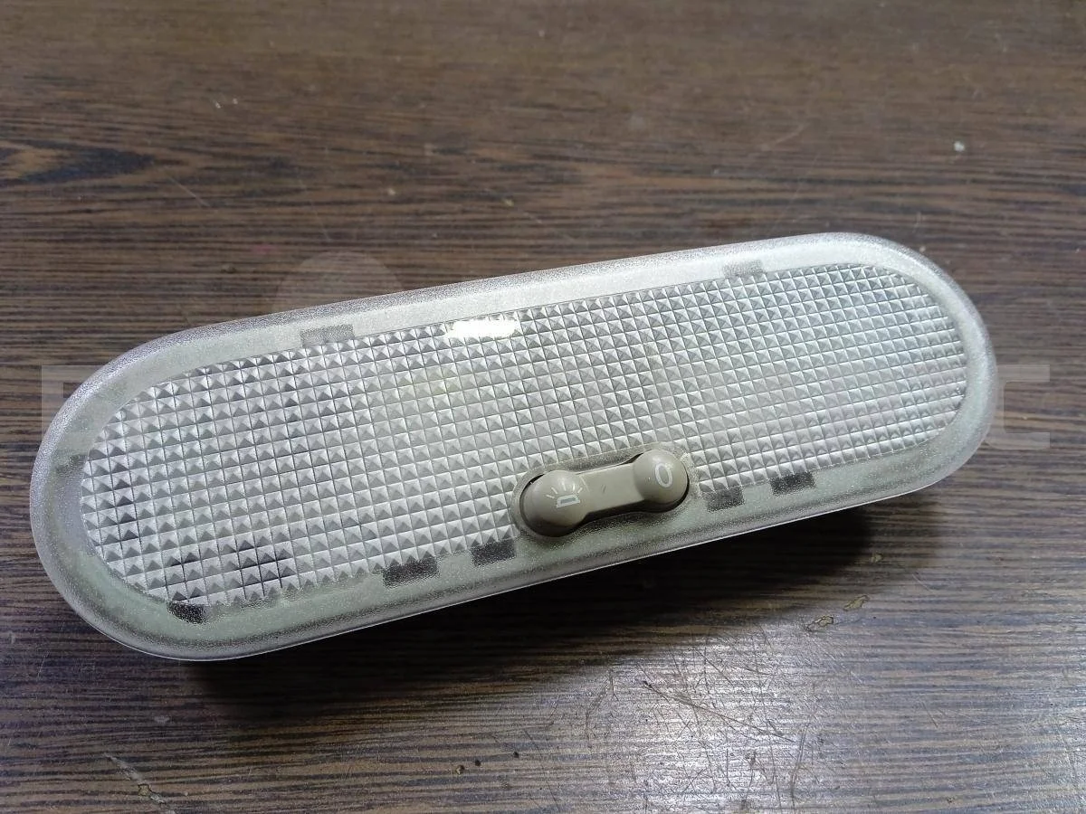 Плафон салона Рено Дастер 1  HS рестайлинг