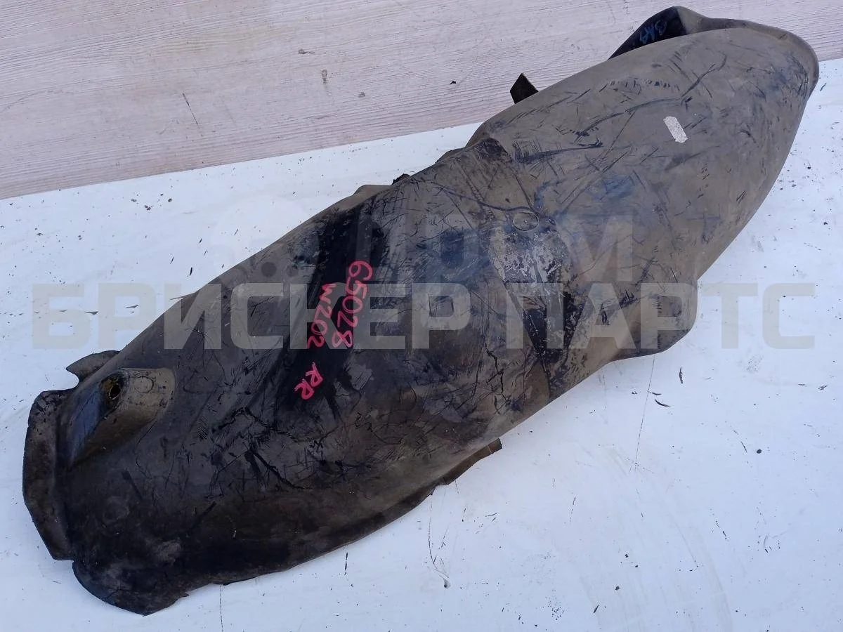 Подкрылок задний прав. Mercedes (Мерседес) Ц-класс W202