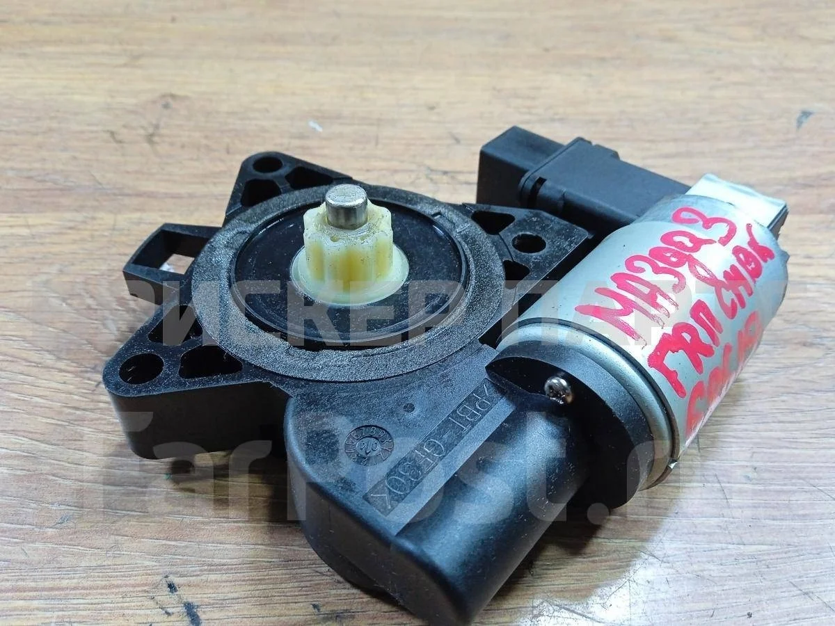 Моторчик стеклопод. Мазда 3 1 (BK)