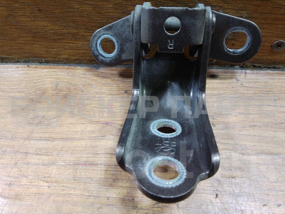 Петля двери зад правой Киа Сид 2  JD