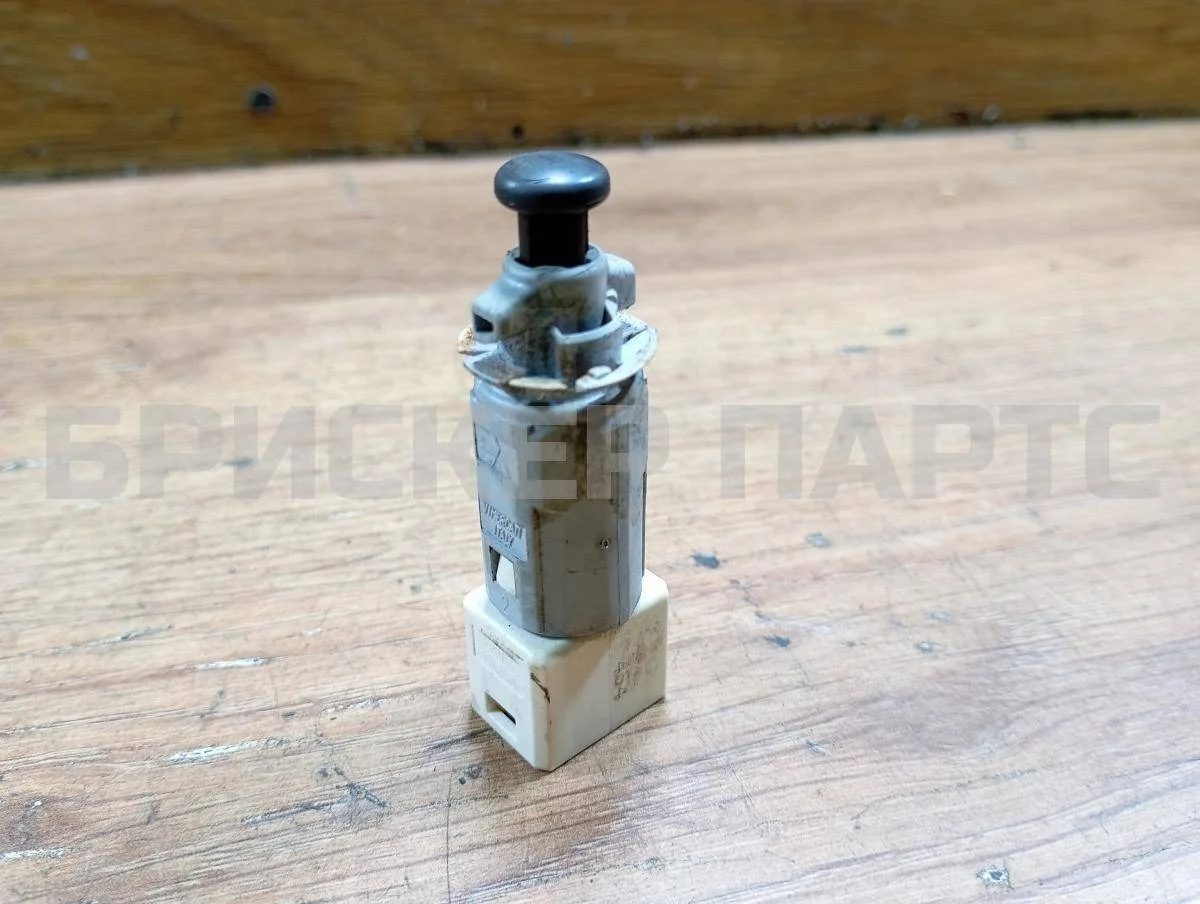 Концевик педали тормоза (лягушка) Митсубиси Кольт 6  Z30