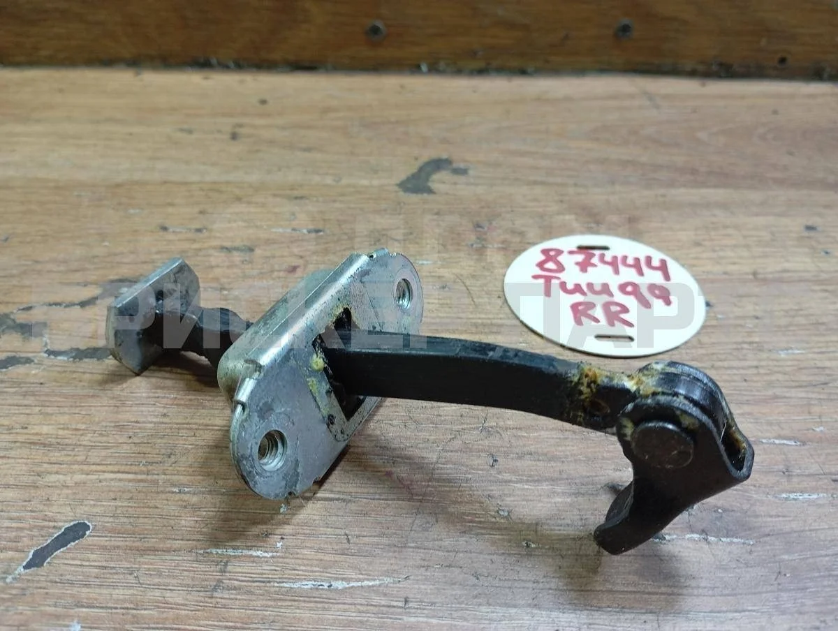 Ограничитель двери Ниссан Тиида 1  C11