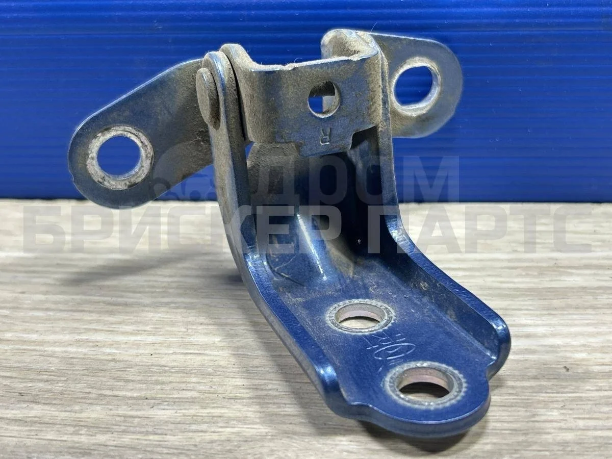 Петля двери зад правой Киа Сид 2  JD