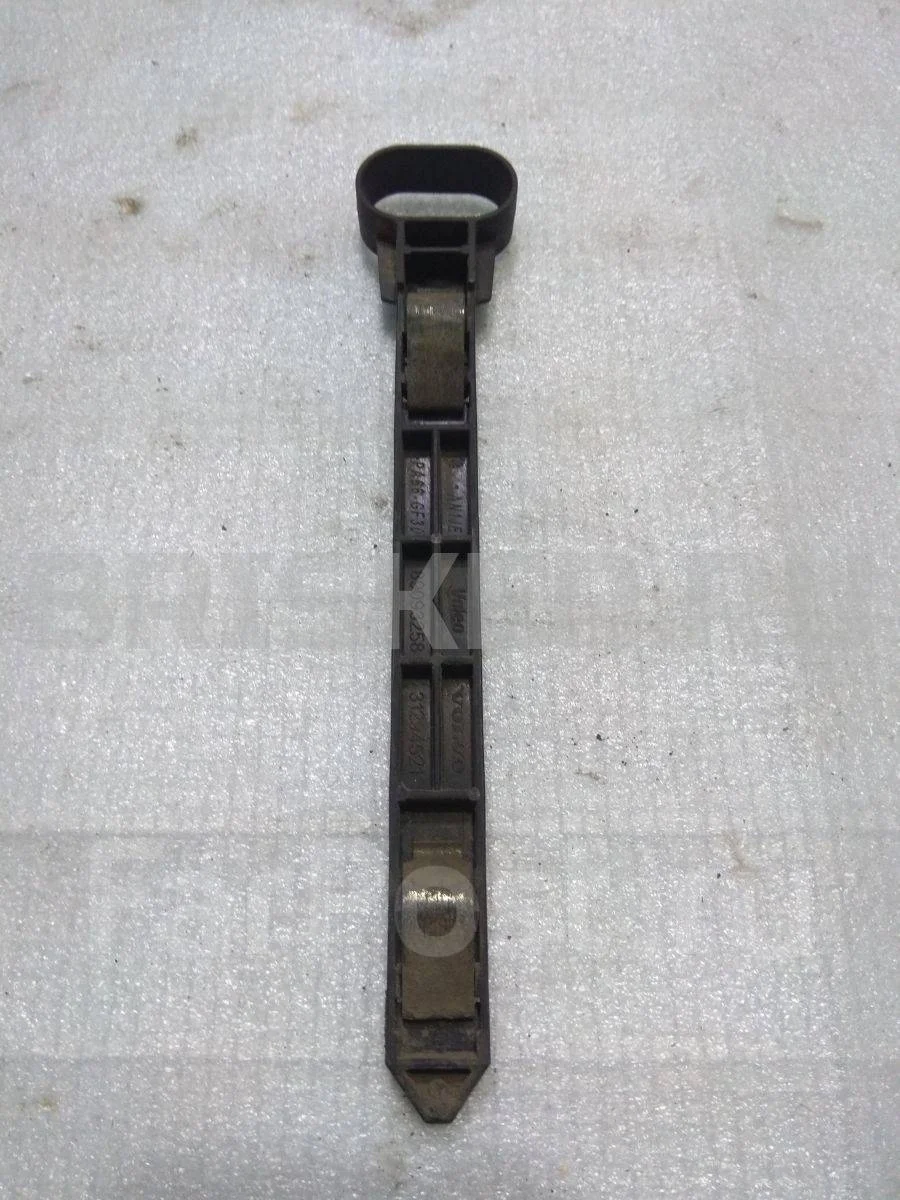 Крепеж фары Вольво S60 2