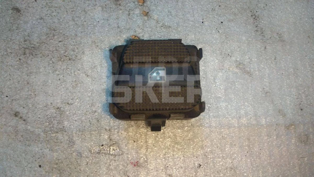 Кнопка стеклоподъемника Фольксваген Гольф Mk3