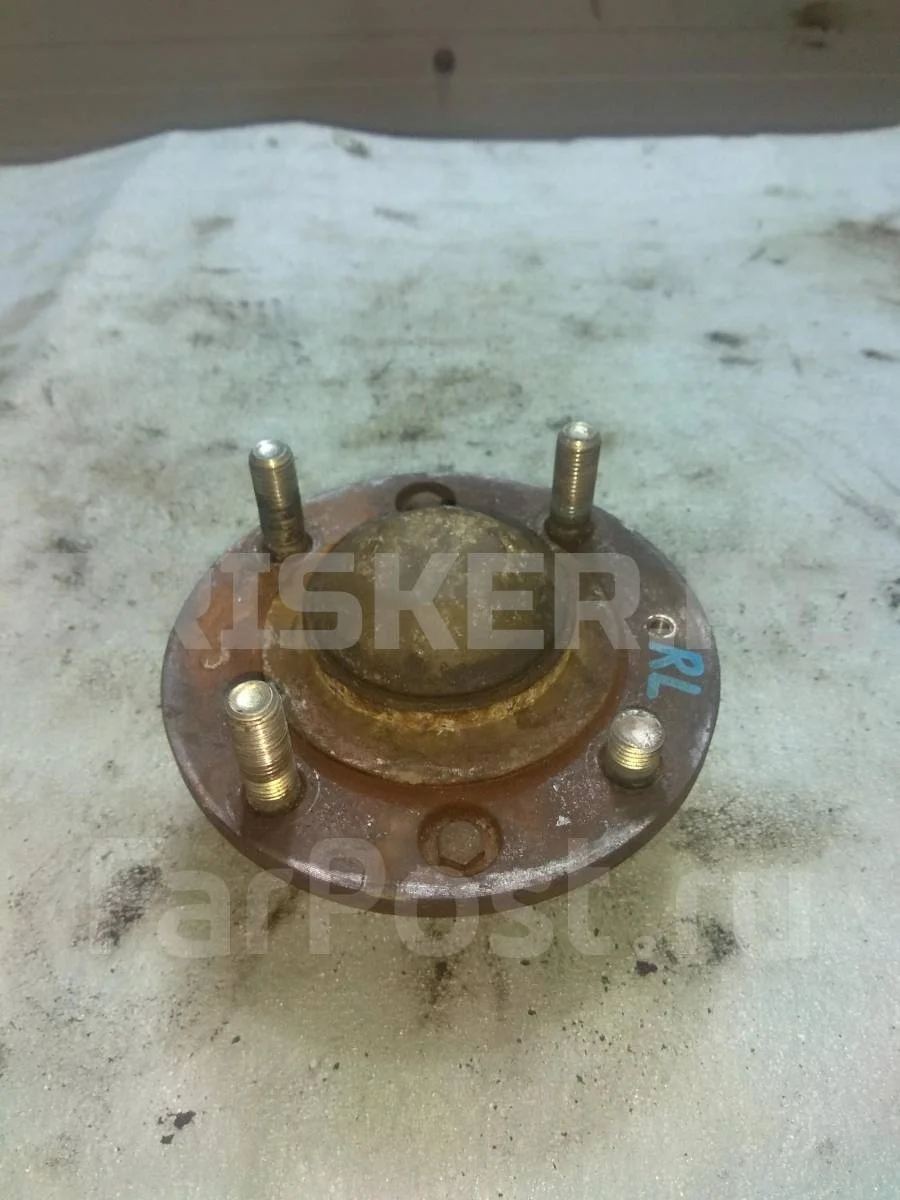 Ступица задняя левая Митсубиси Каризма I  рестайлинг