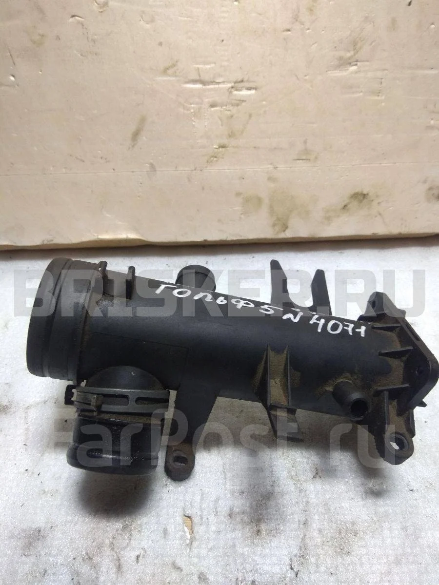 Воздуховод Фольксваген Гольф Mk5