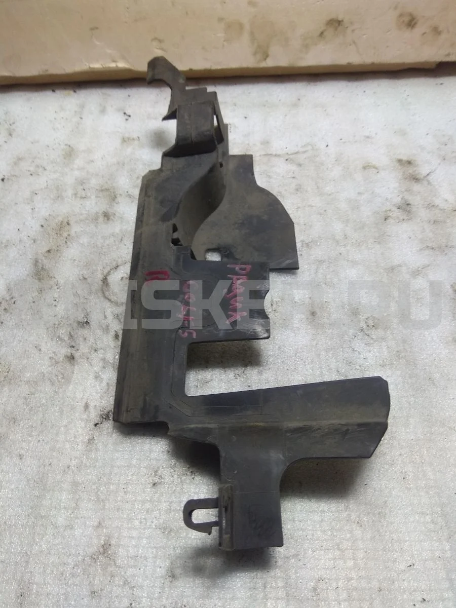 Воздуховод(Дефлектор) Фольксваген Гольф Mk5