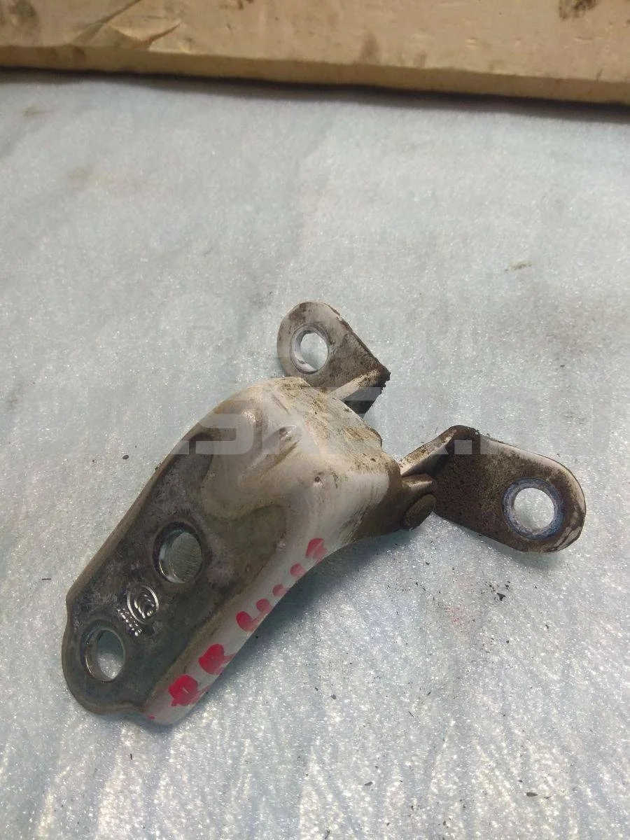 Петля двери зад правой Киа Сид 1