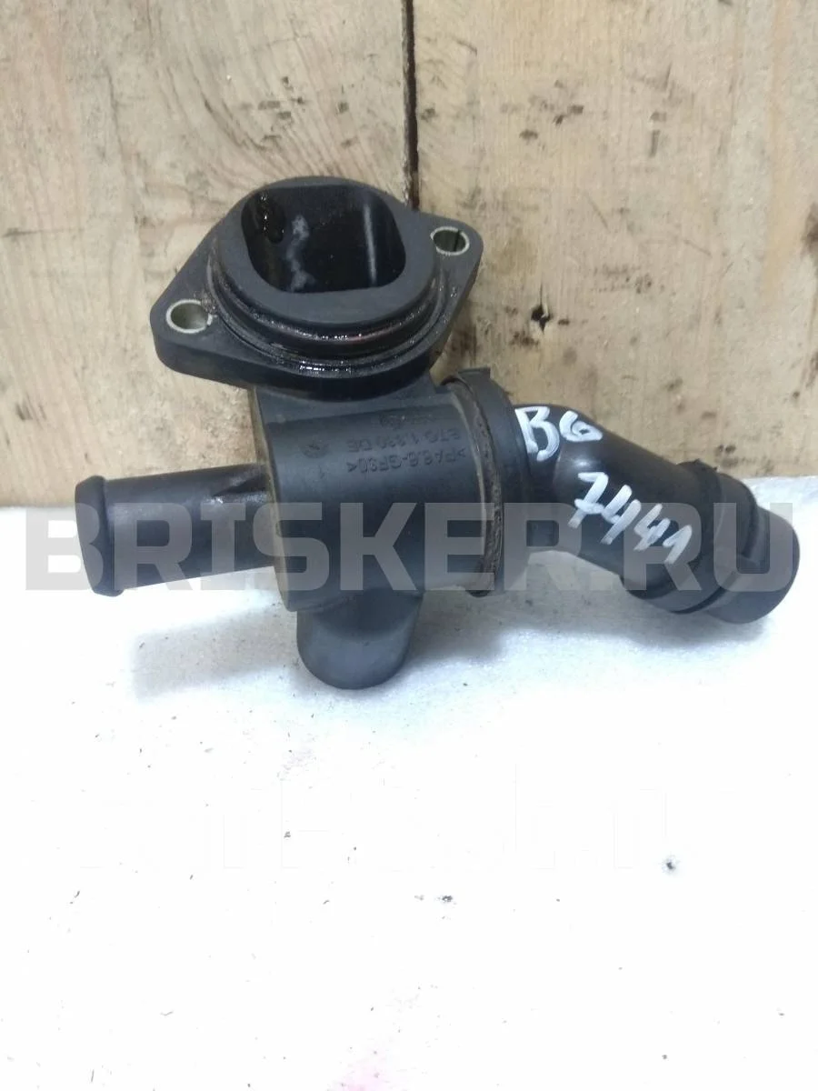 Тройник олжд.жидкости Фольксваген Пассат Б6