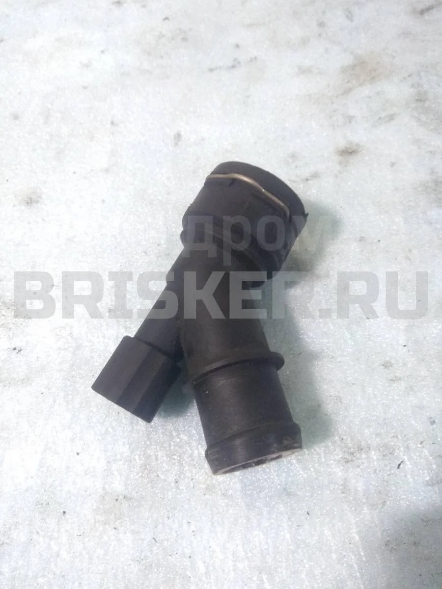 Тройник олжд.жидкости Шкода Октавия А4 рестайлинг