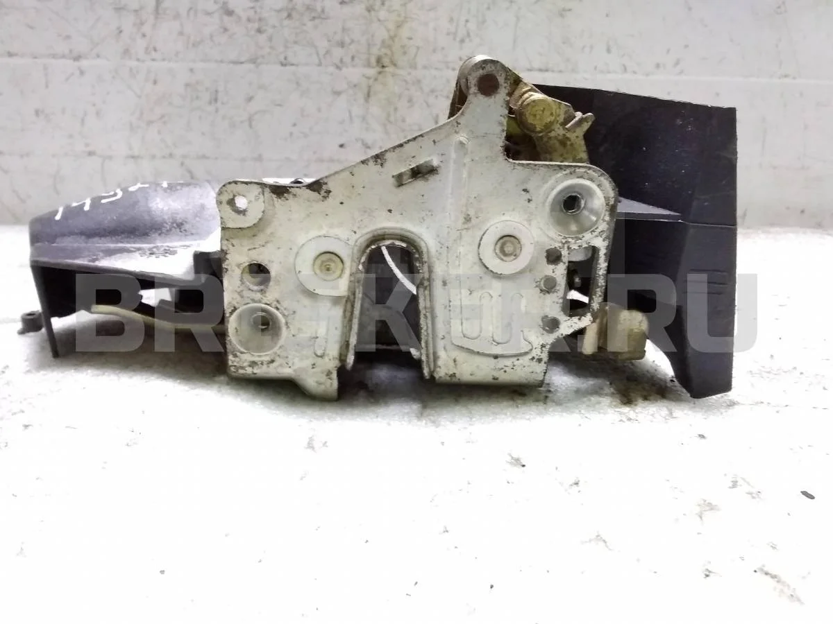 Замок двери задней Mercedes (Мерседес) Ц-класс W202