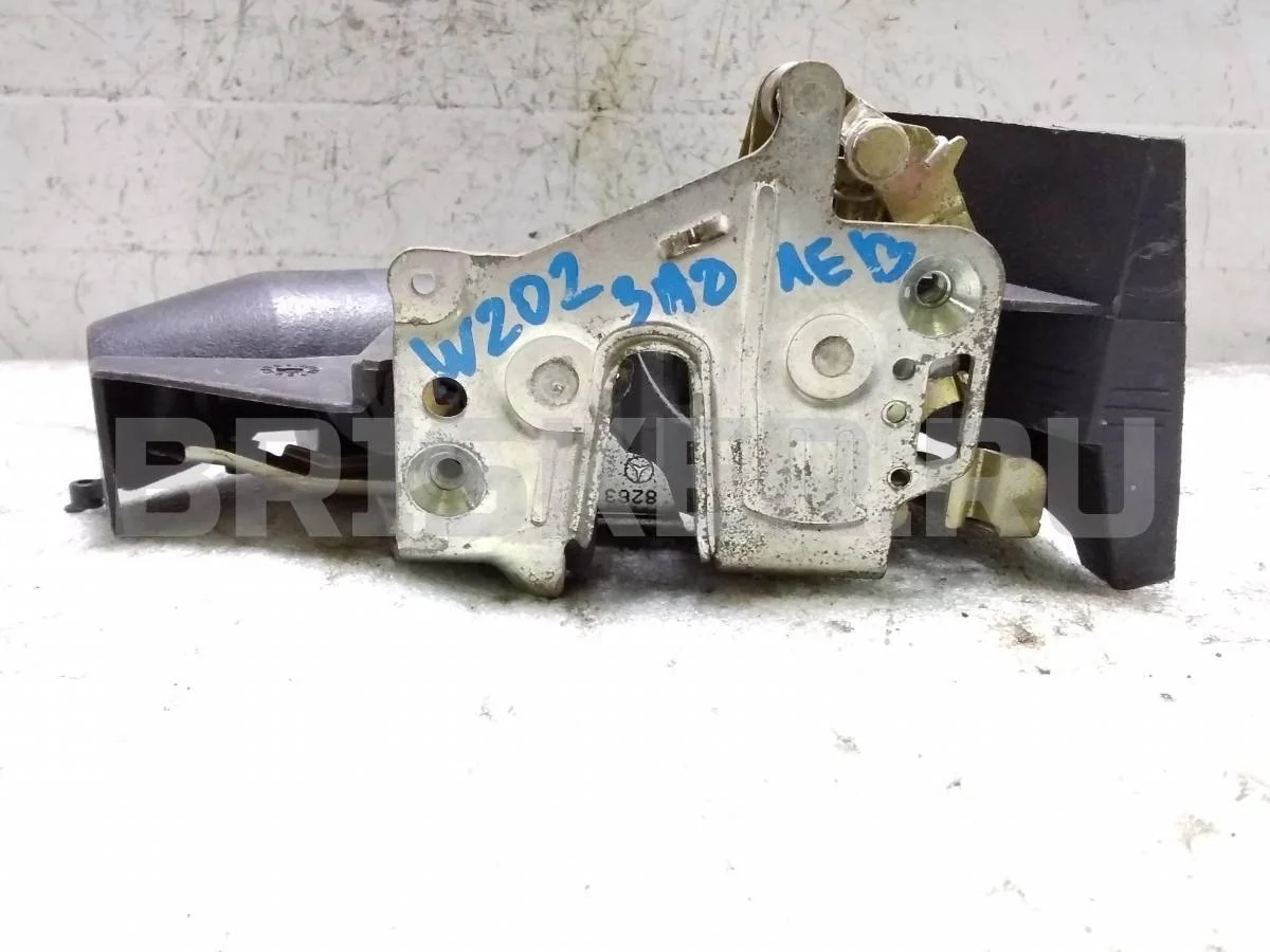 Замок двери задней Mercedes (Мерседес) Ц-класс W202