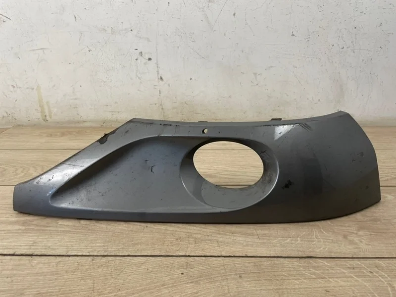 Накладка бампера боковая с птф VW Touareg NF 2010-2014 7P