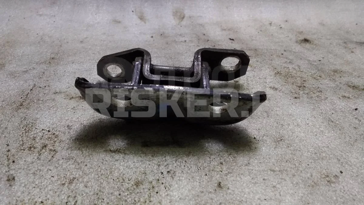 Петля двери зад левой Киа Сид 1