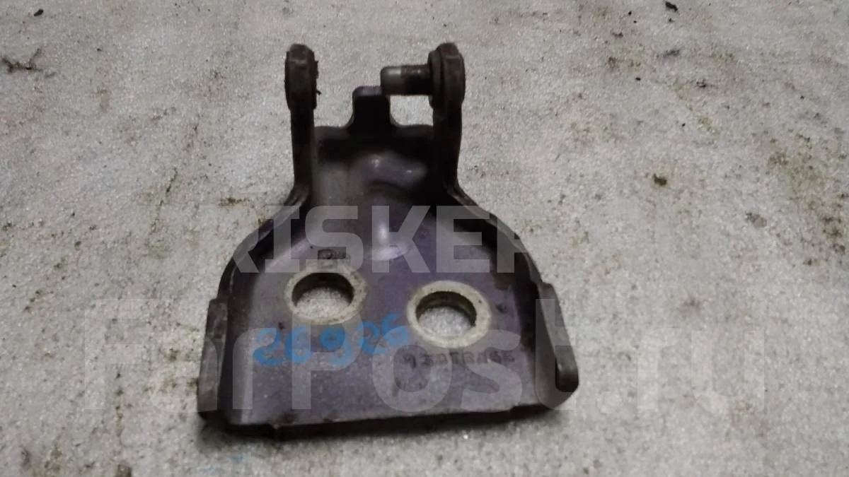 Петля двери пер левой Форд Фиеста MK5