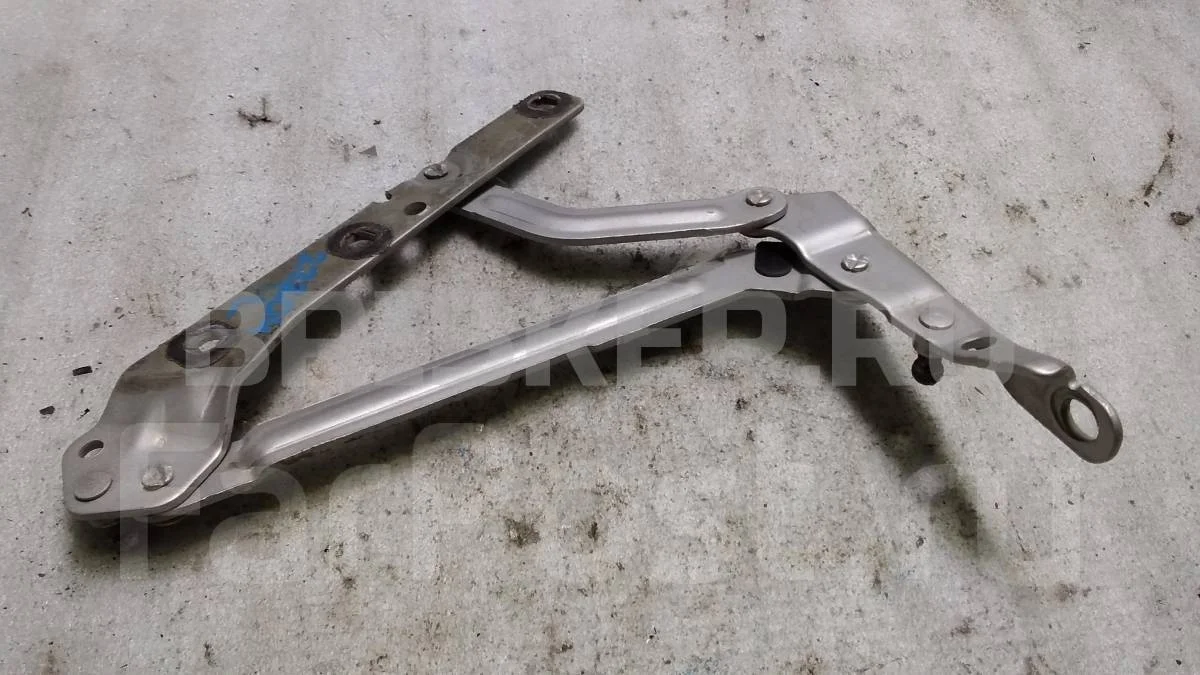 Петля багажника левая Форд Фокус 2  рестайлинг