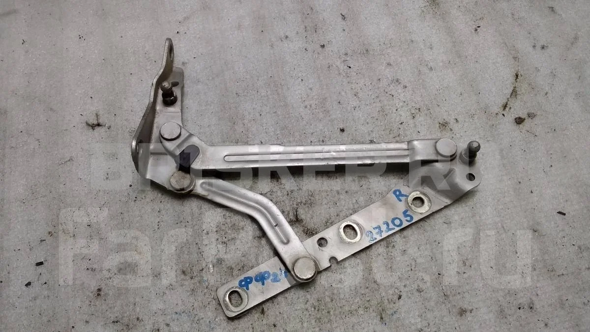 Петля багажника правая Форд Фокус 2  рестайлинг