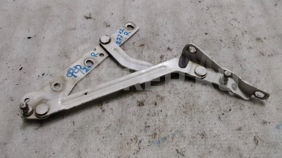 Петля багажника правая Форд Фокус 2  рестайлинг