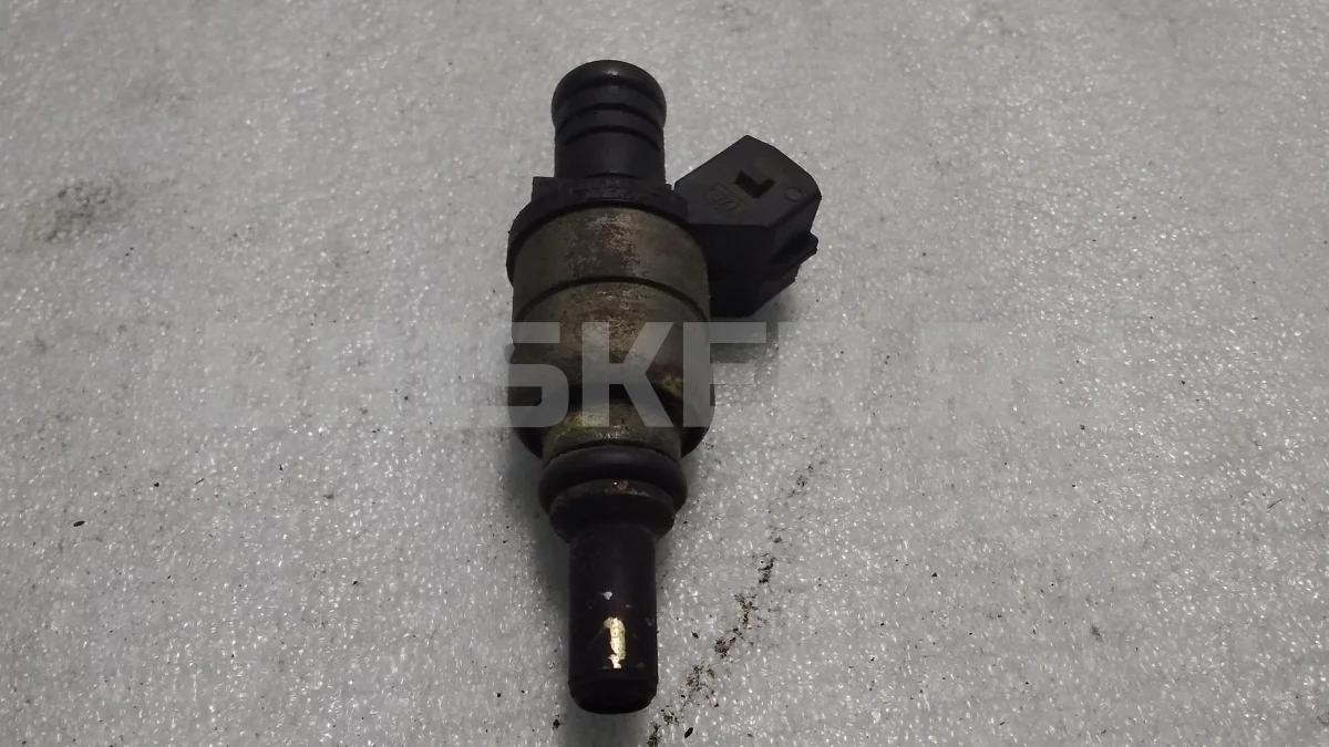 Форсунка топливная бензиновая БМВ 5 серия E39