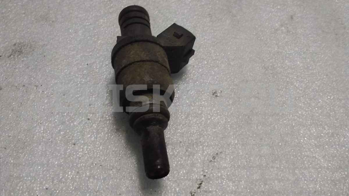 Форсунка топливная бензиновая БМВ 5 серия E39