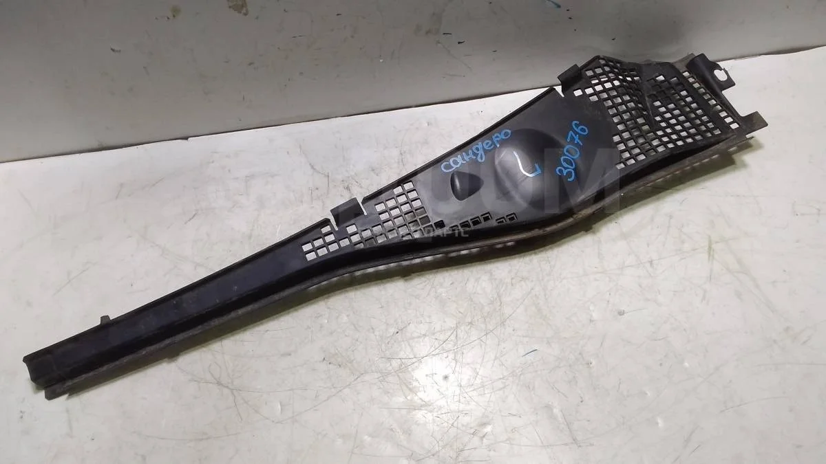 Жабо левая часть Рено Сандеро 1