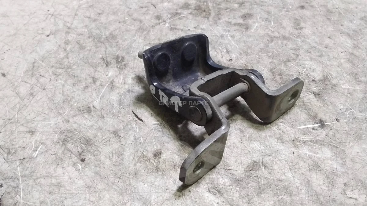 Петля двери зад правой Сузуки Альто 7 (HA25)