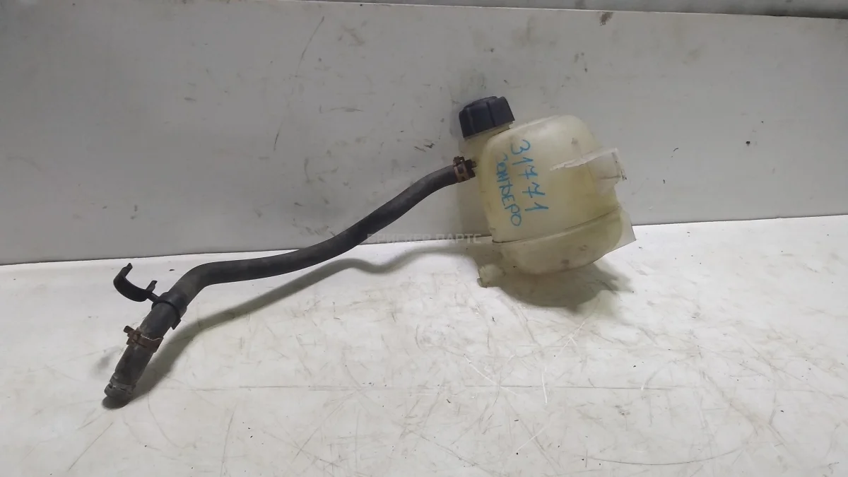 Бачок расширительный Рено Сандеро 1