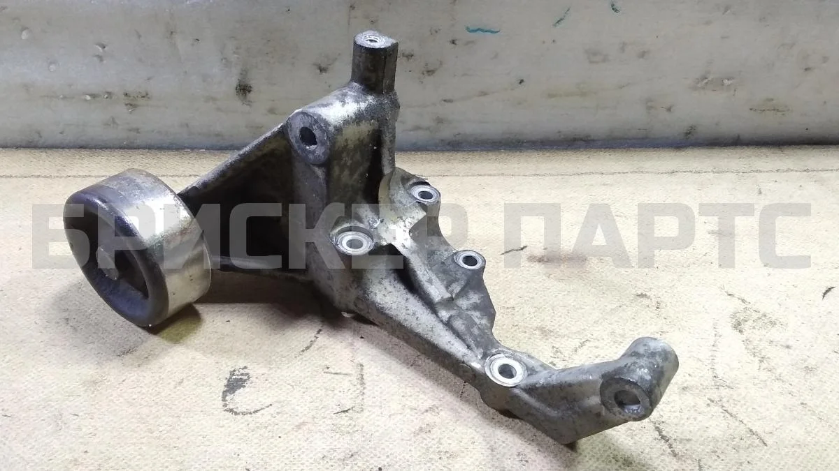 Кронштейн генератора Киа Соренто 1 серия BL