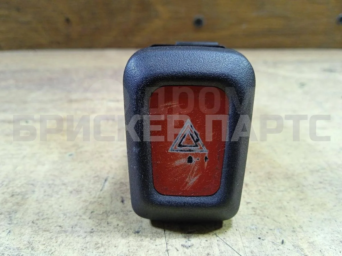 Кнопка аварийки Ниссан Альмера 2  (N16)