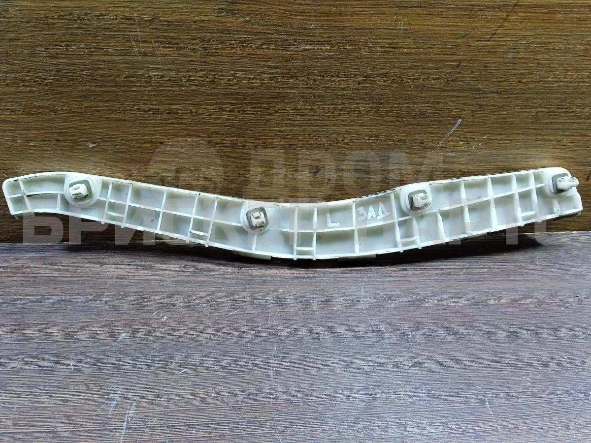 Кронштейн бампера Митсубиси Паджеро/Монтеро 4 (V90/V80)