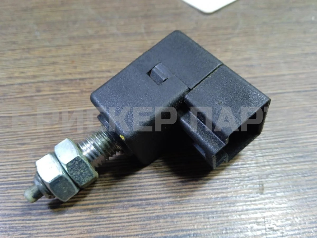 Концевик педали тормоза (лягушка) Хендай Туссан I  JM