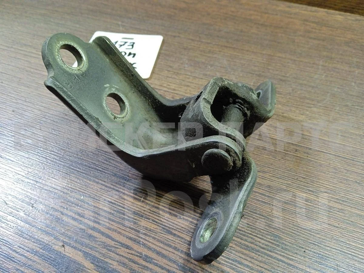 Петля двери пер правой Хендай Туссан I  JM