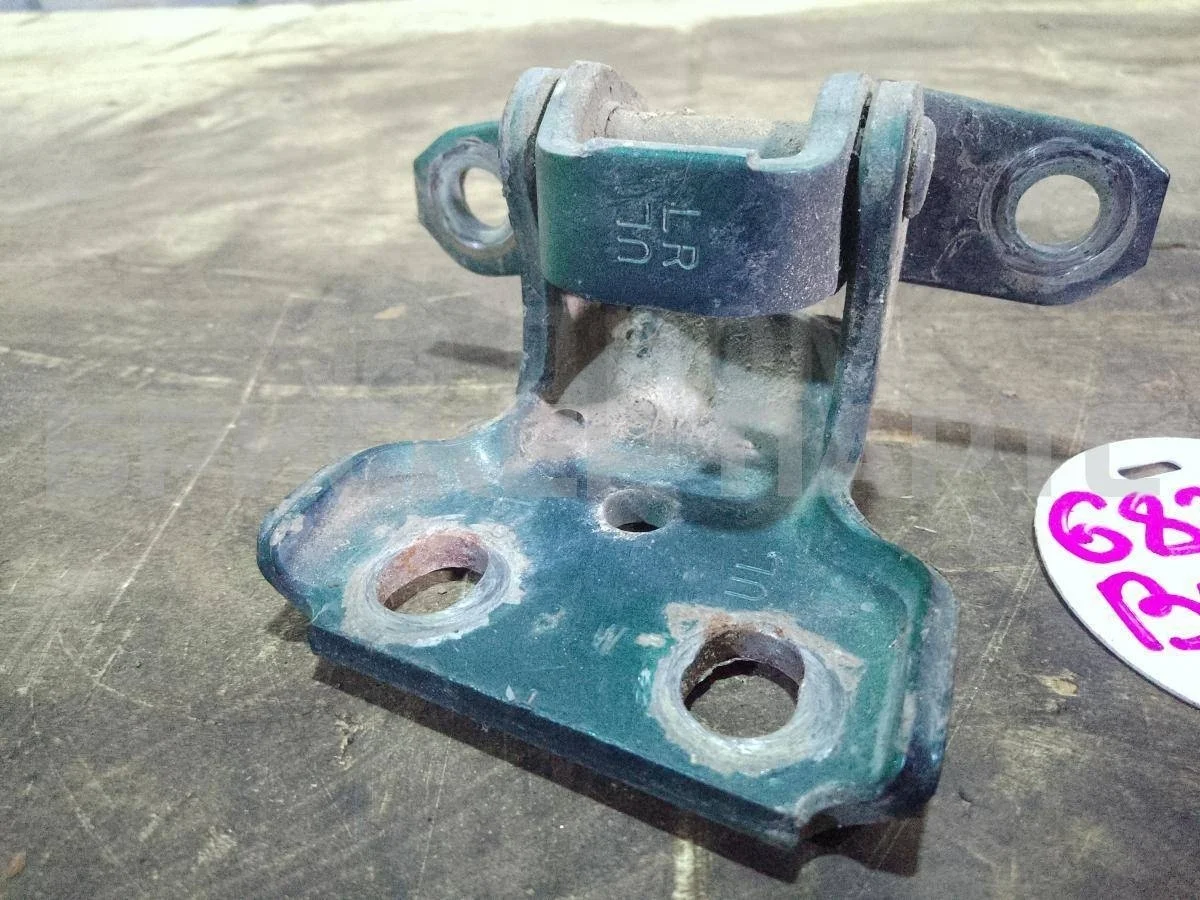 Петля двери зад правой Сузуки Гранд Витара 1