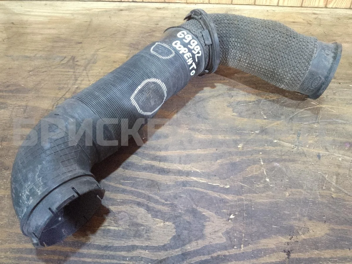 Патрубок фильтра Киа Соренто 1 серия BL