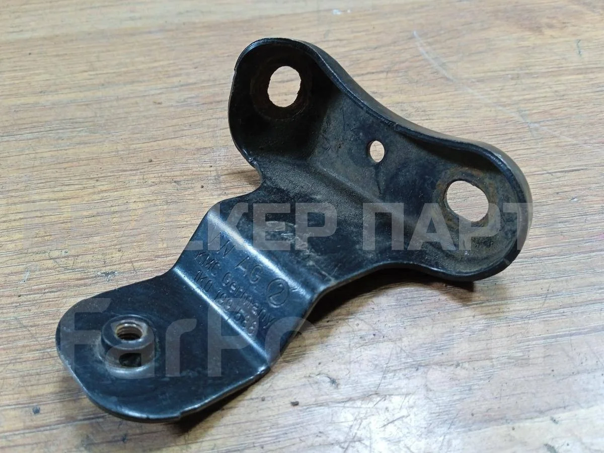 Кронштейн двигателя прав Фольксваген Пассат Б6